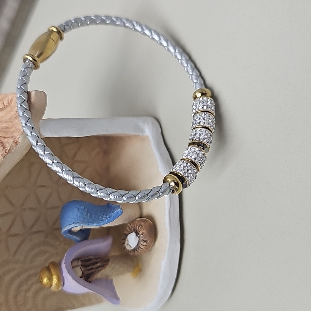 Two Silvers Jewelry Leathers  Womens Bracelet. 18cm